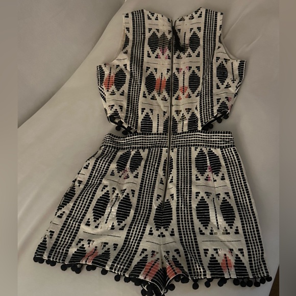 SAYLOR Romper Size XS - Picture 5 of 8